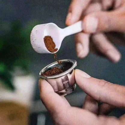 Remplissage d'une capsule nespresso réutilisable avec du café moulu